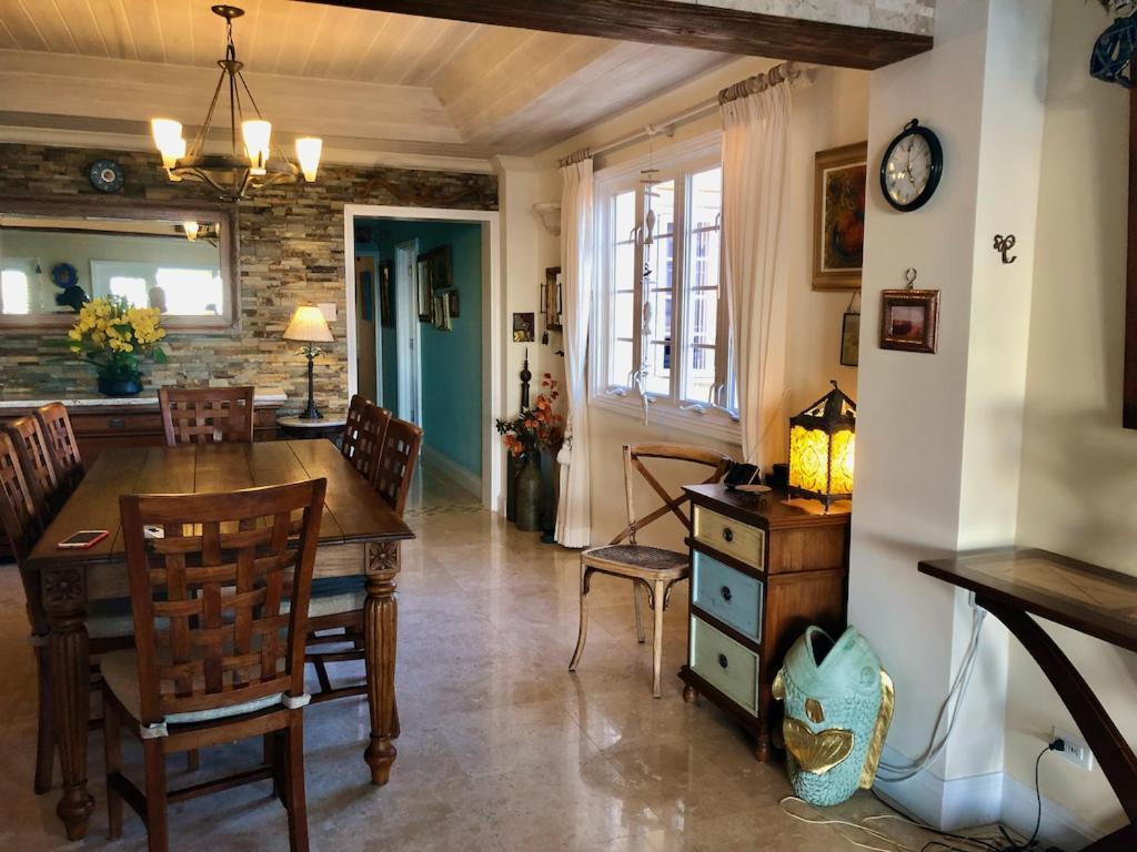 White Sands Beach Condos Christ Church Extérieur photo
