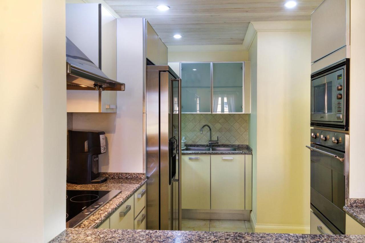 White Sands Beach Condos Christ Church Extérieur photo