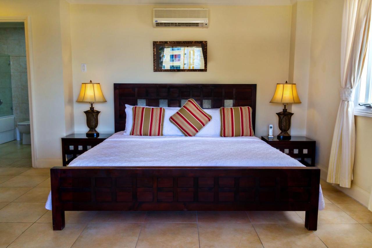 White Sands Beach Condos Christ Church Extérieur photo